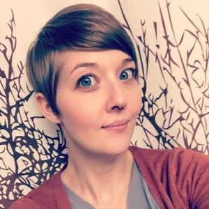 Meet your Posher, Jolie